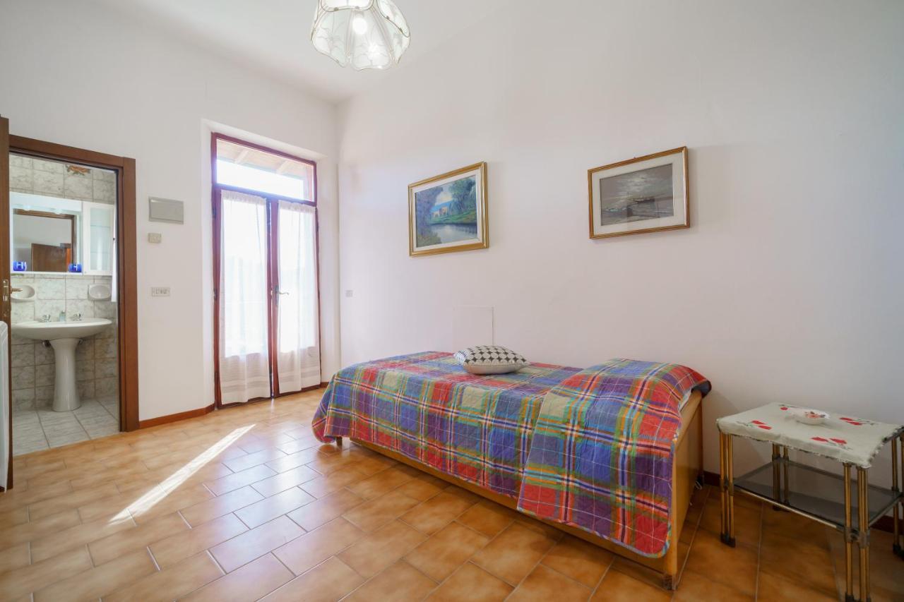 Trilocale Sara Apartment Портоферайо Екстериор снимка