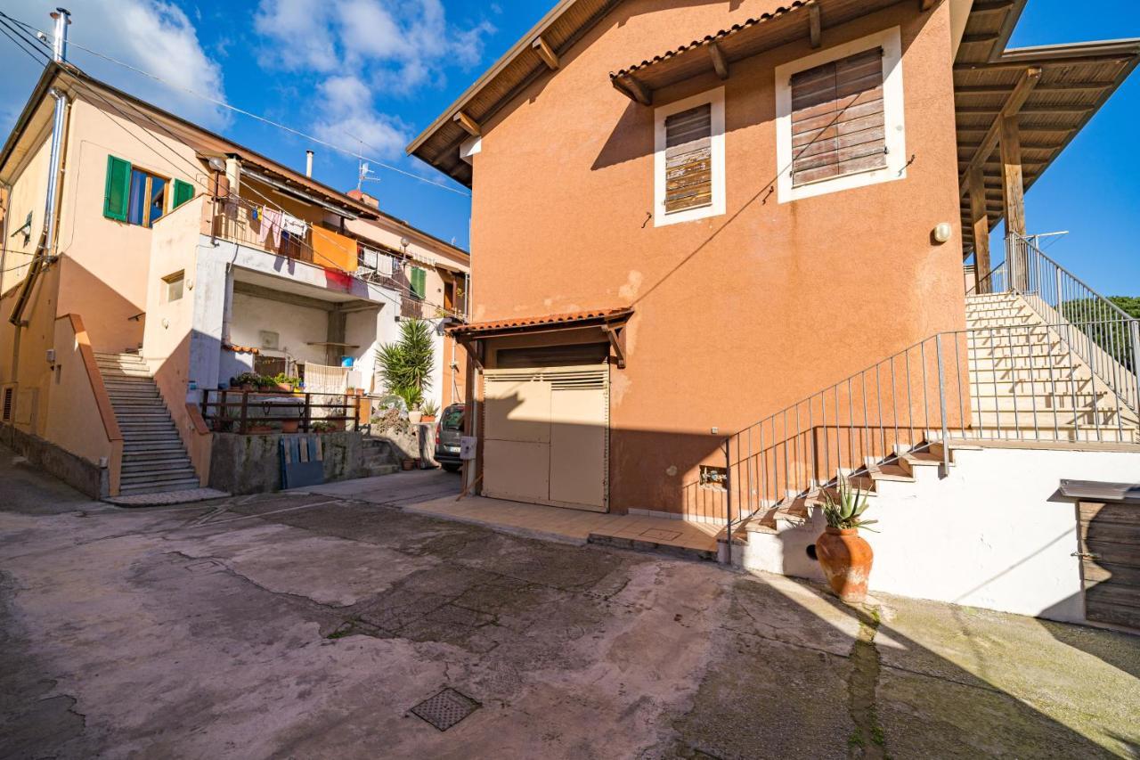 Trilocale Sara Apartment Портоферайо Екстериор снимка