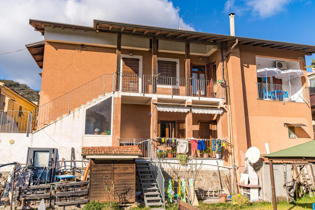 Trilocale Sara Apartment Портоферайо Екстериор снимка
